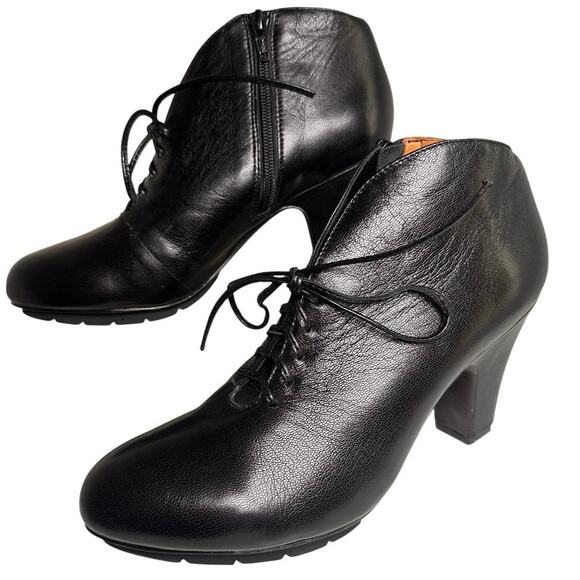 L'Amour Des Pieds Florrie Ankle Bootie Black Leather Lace Up Sz 8.5 M Witchy NEW - Picture 1 of 16
